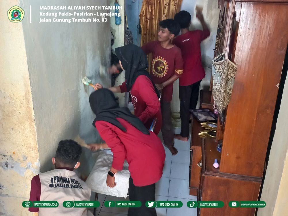 Pramuka MAS Syech Tambuh Ikuti Renovasi Rumah dalam Aksi Pramuka Peduli Tahap II di Pasirian